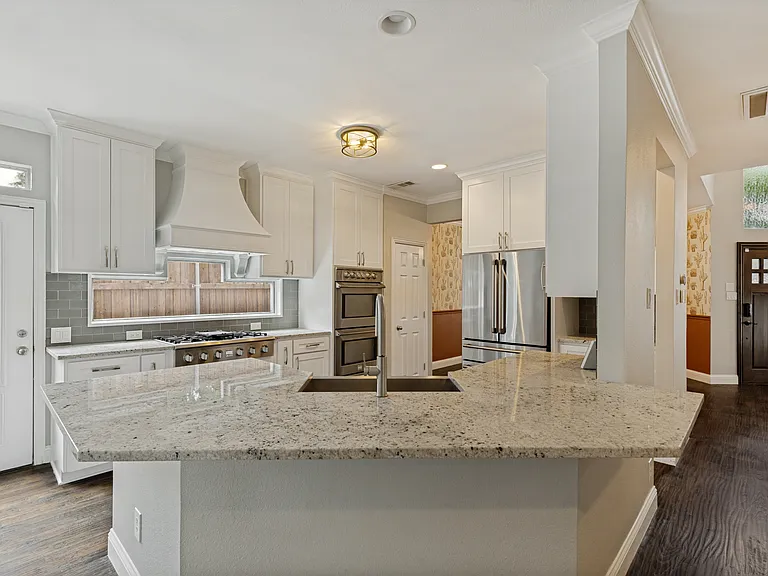 18515 Kelly Cave Trl — Photo 9