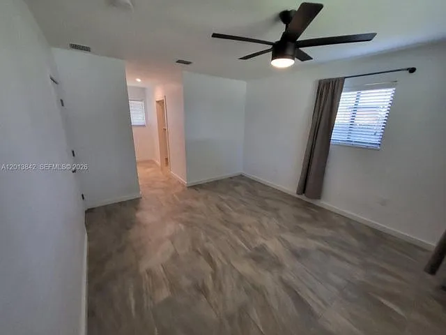 3 bed, 2.0 bath, 1644 sqft, $4,700 — Photo 3