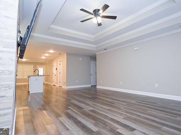 3rd image of 313 Lasso Dr