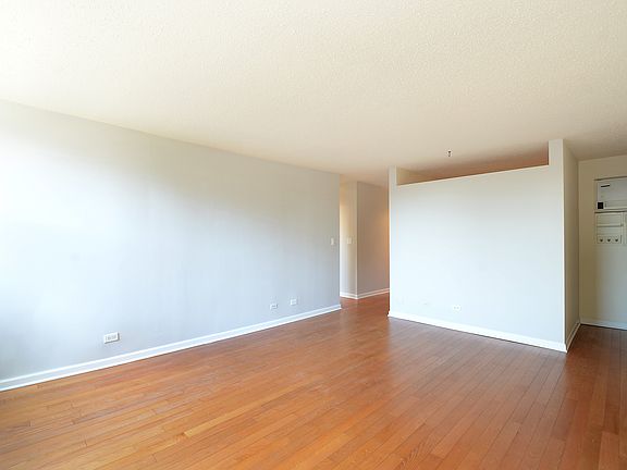 3rd image of 3033 North Sheridan #510