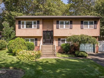 588 Boxwood Drive, Shirley, NY, 11967