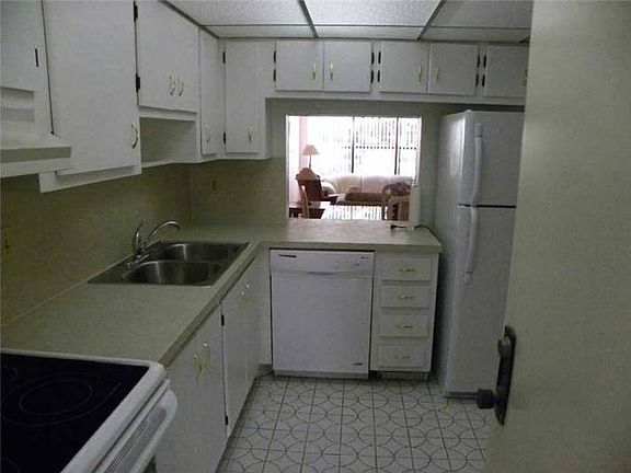 3rd image of 2307 S Cypress Bend Dr APT 109