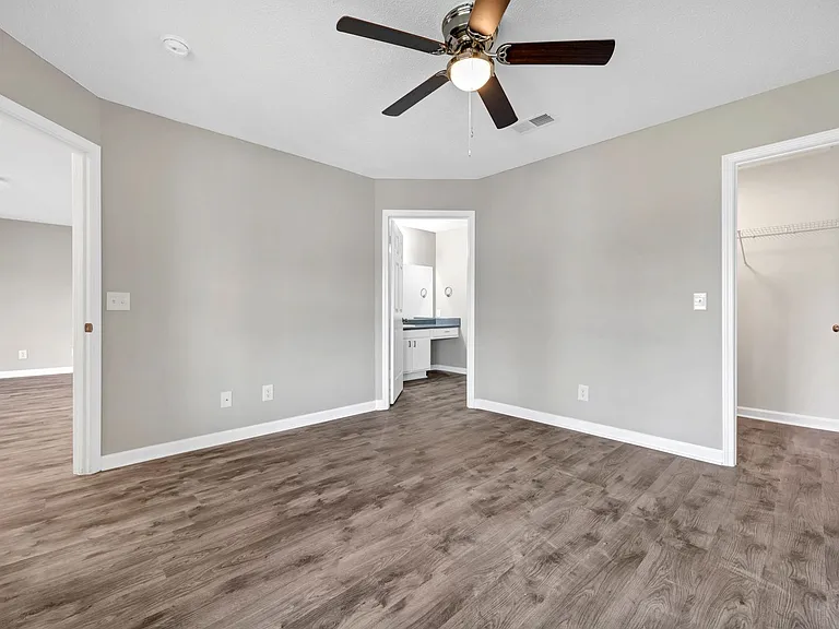 Elm Creek Apartments — Photo 48