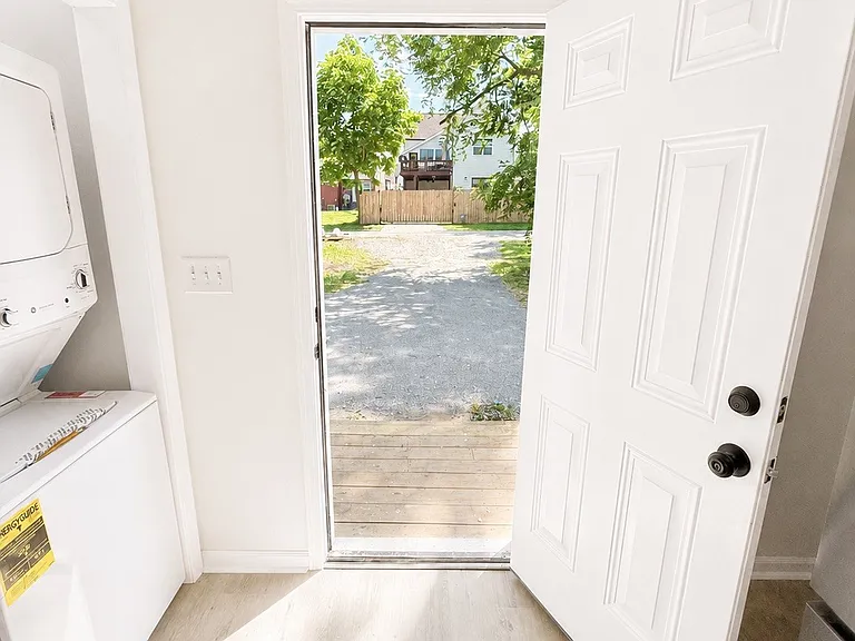 1808 Cephas St — Photo 16
