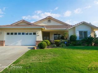 11121 Southwales Ct, Bakersfield, CA