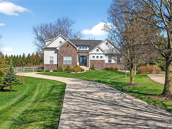 2nd image of 7425 Stoneham Cir