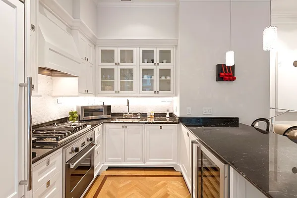 Sold by Nest Seekers International | media 15