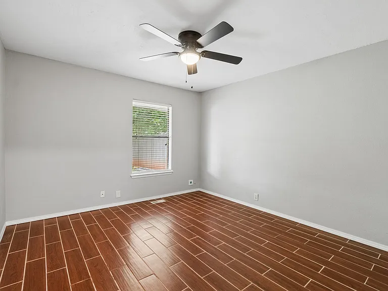 1308 Kelly Park Rd — Photo 25