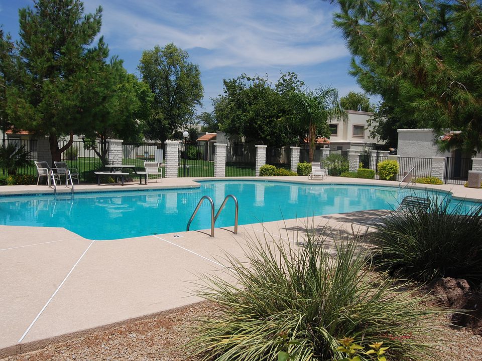 Community pool