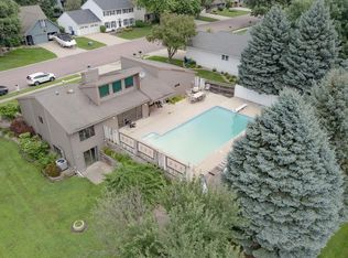 941 28th St, Spirit Lake, IA 51360