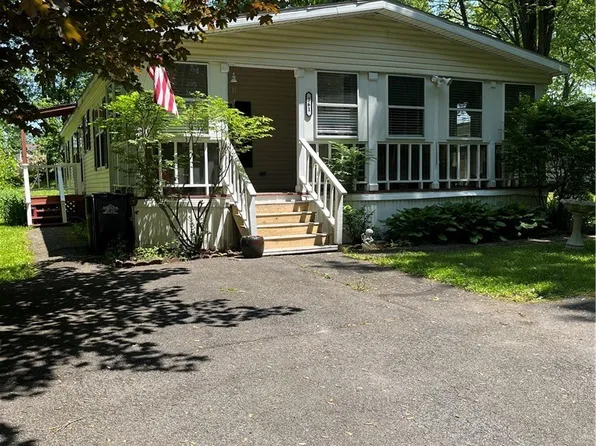 361 Aspen Dr, Utica, NY 13502