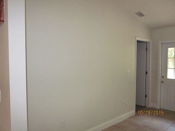 4th image of 471 N Yonge St