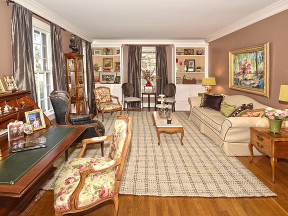 5th image of 6951 Woodsedge Dr