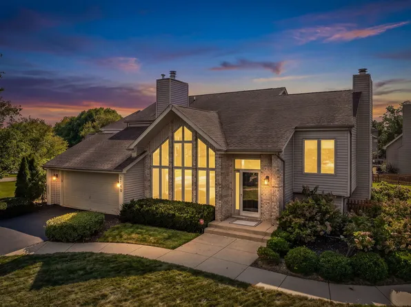 2108 Yellowstar Ln, Naperville, IL 60564