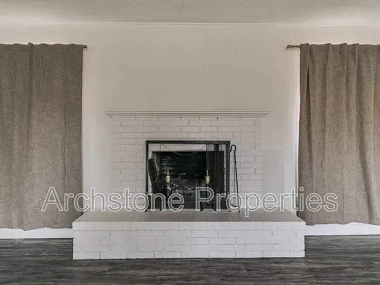 4508 NW 26th St — Photo 12