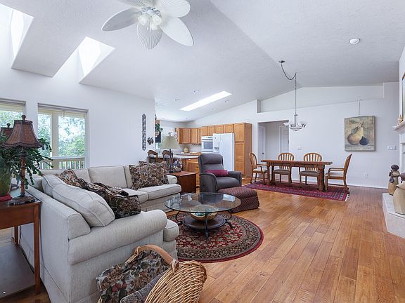3rd image of 5019 NE Voyage Ave