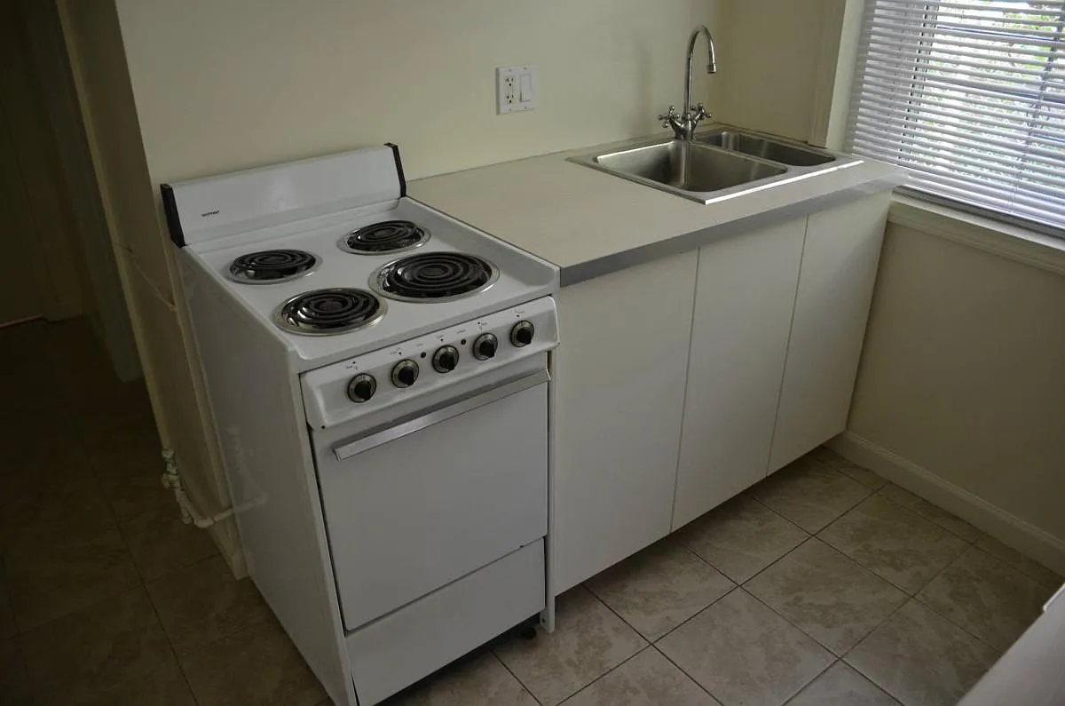 Building Photo - 3536 W Belmont Ave #G1