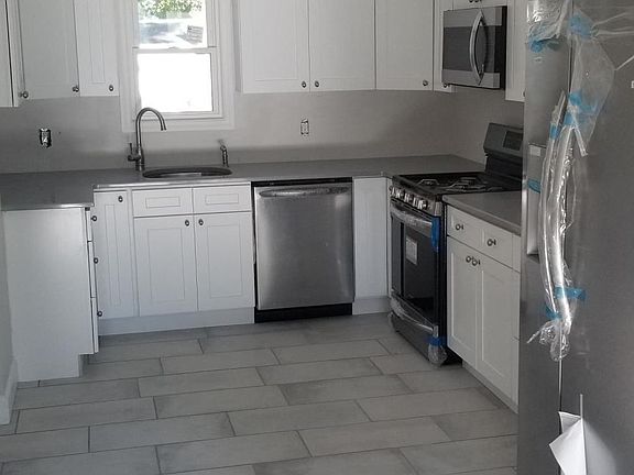 5th image of 109 Lockman Ave