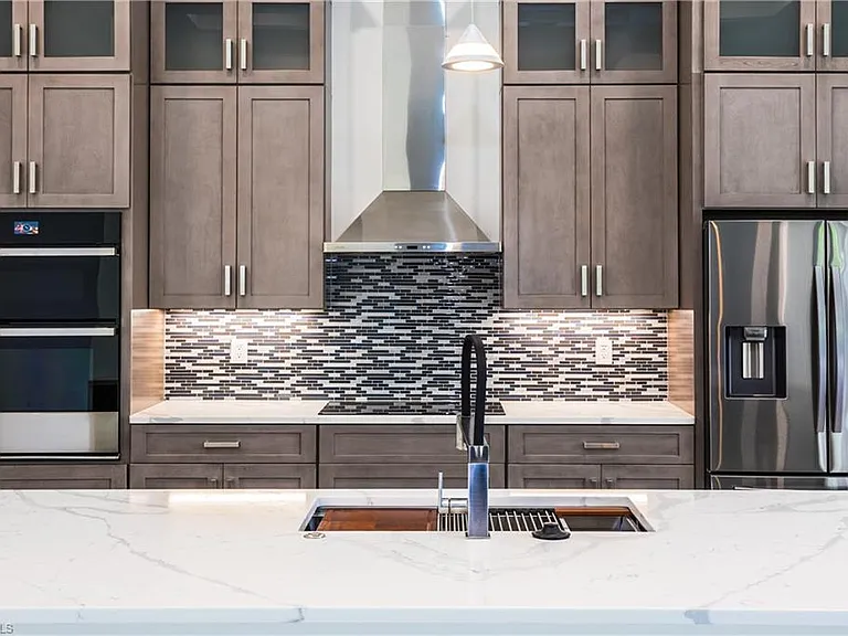 231 Legacy Ct — Photo 11