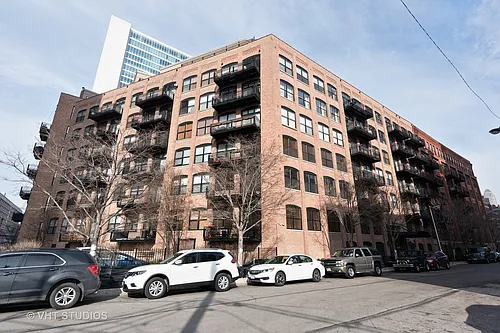 520 W Huron St #414 Photo 1
