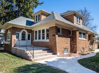 7350 N Port Washington Rd, Fox Pt, WI 53217