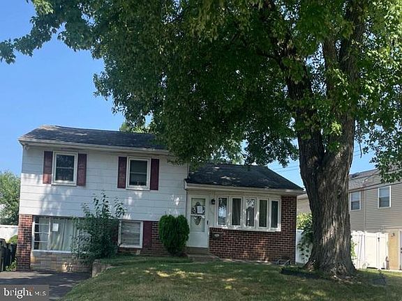 2nd image of 303 Willard Rd
