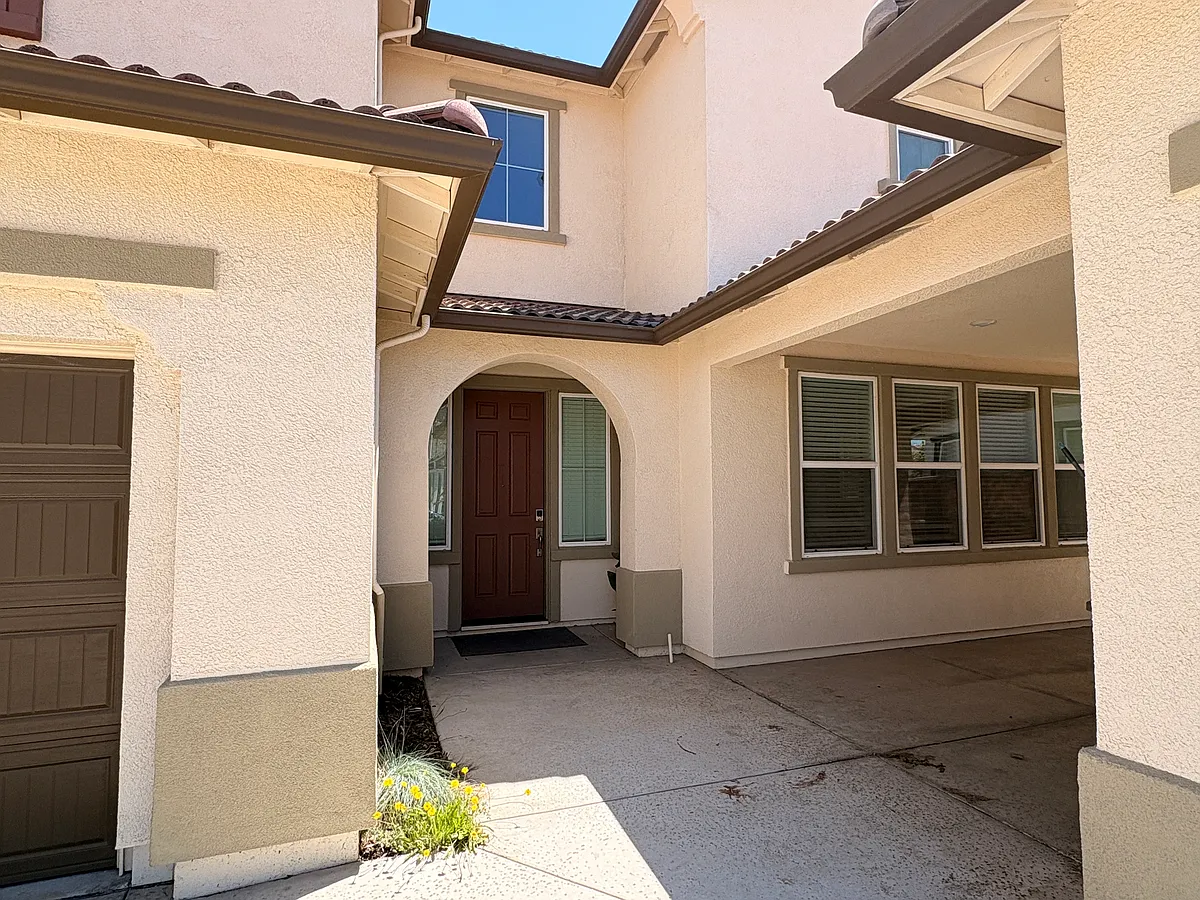 Building Photo - 3016 Summerscape Dr
