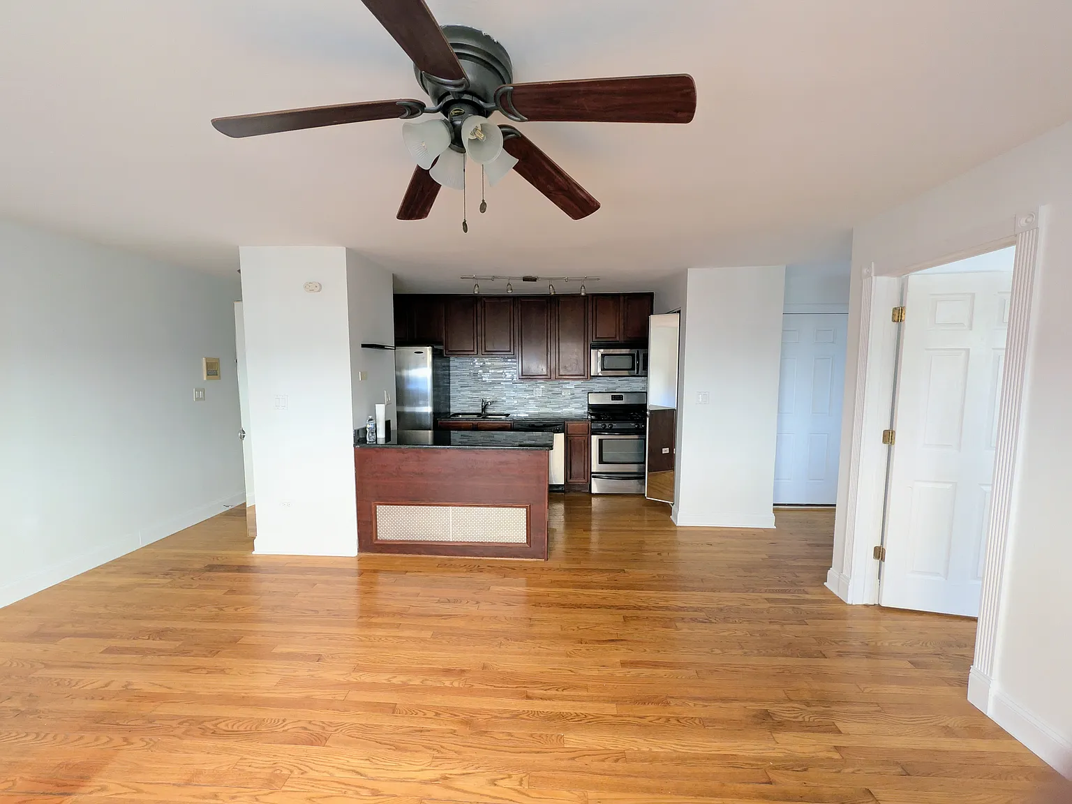 1 bed, 650 sqft, $1,550 — Photo 3