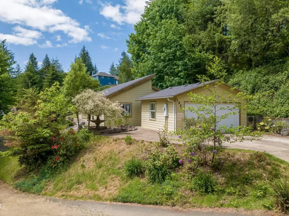 1920 NW Sunset Dr, Toledo, OR 97391