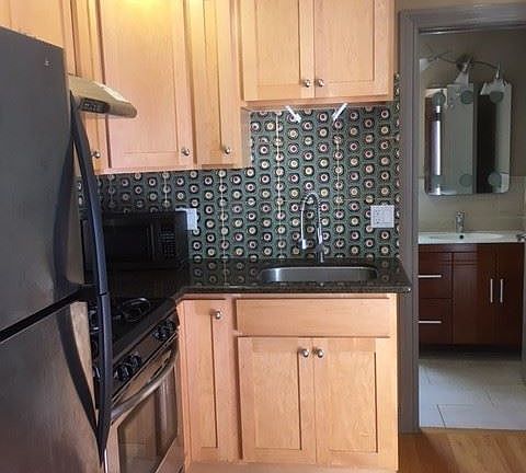 3rd image of 2721-2725 Harrison St #4995396