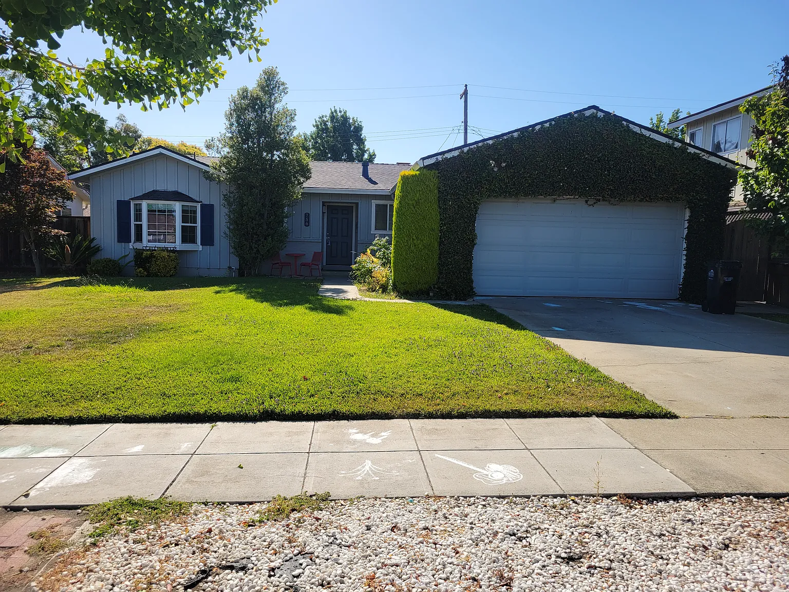 3 bed, 1107 sqft, $4,799 — Photo 2