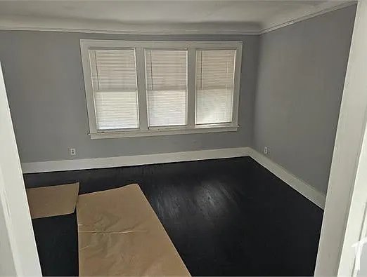 6 bed, 2243 sqft, $2,200 — Photo 3
