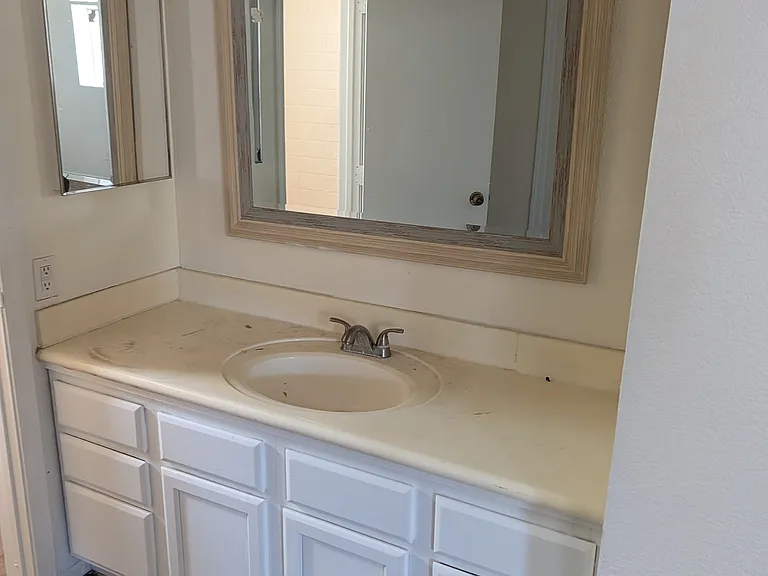 456 E 9th Ave #1 — Photo 2