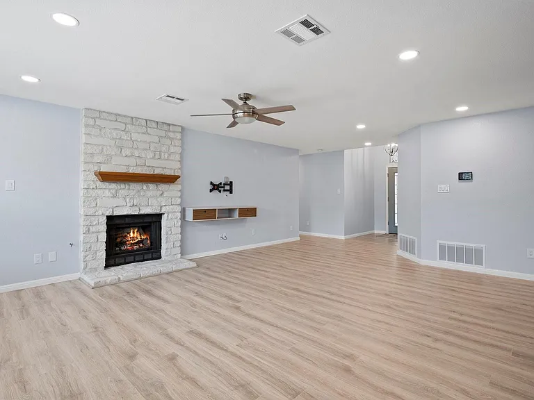 1408 Deer Ledge Trl — Photo 10