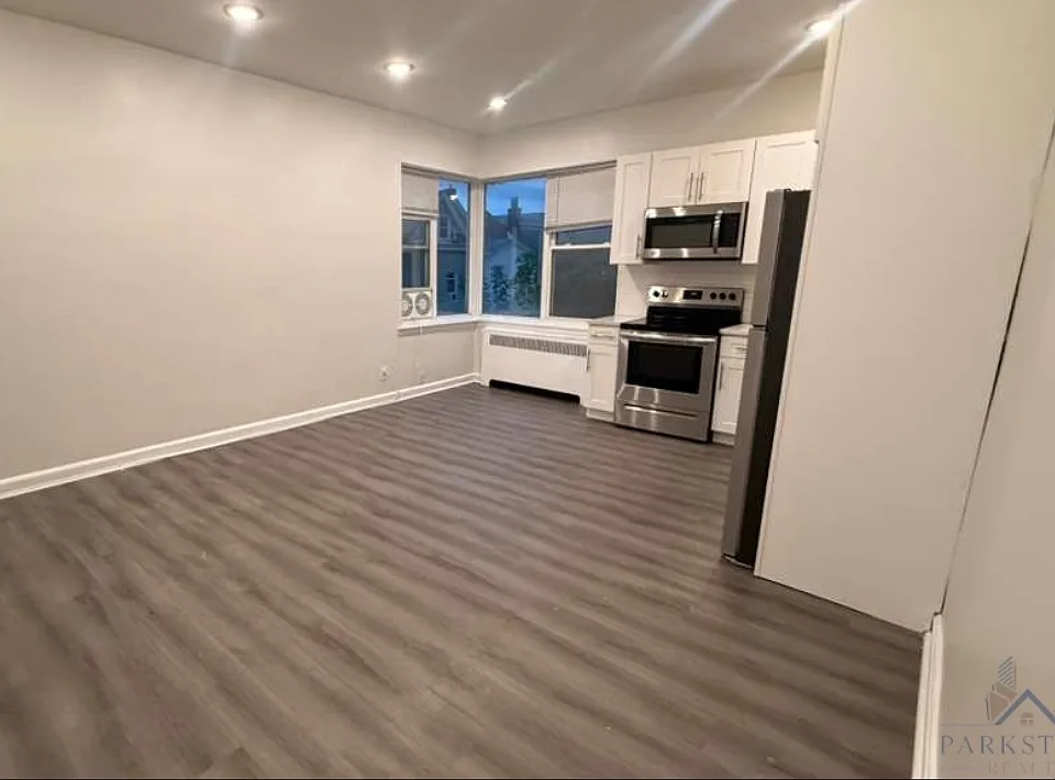 824 Avenue C #A3