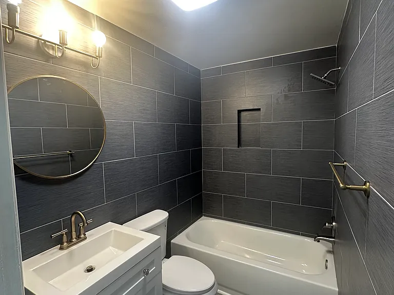 374 Fort Worth Ave #4 — Photo 1