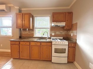 1146 Cambridge St #2, Cambridge, MA 02139