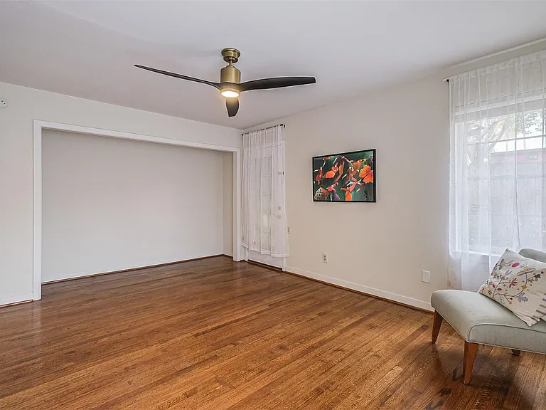 2601 Briarhurst Dr — Photo 14