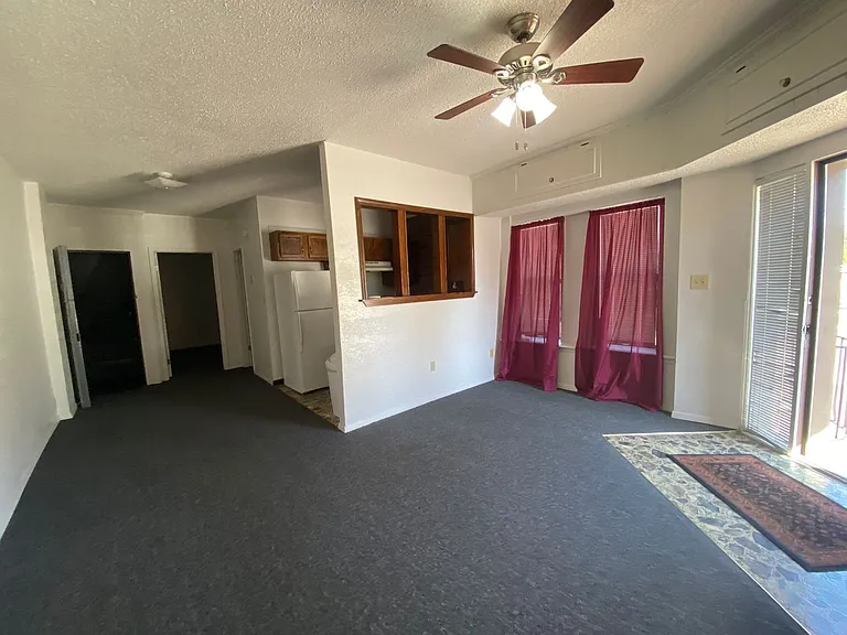 1100 W Monroe Ave — Photo 4