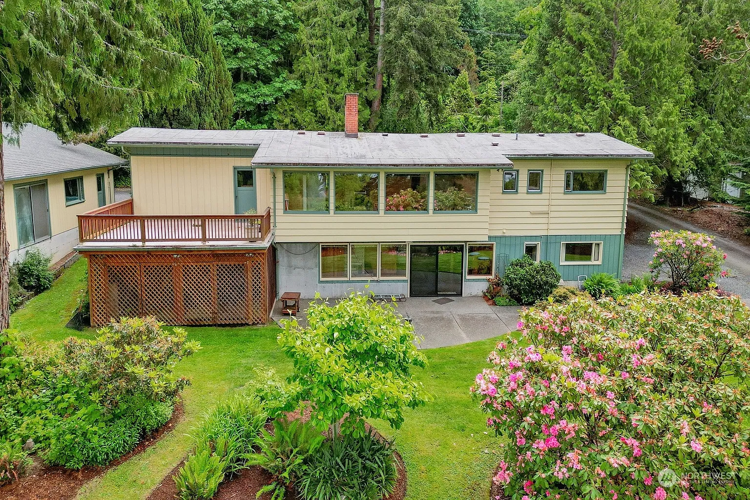 821 Chuckanut Drive photo 1