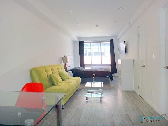 3rd image of 521 W 48th St #5C