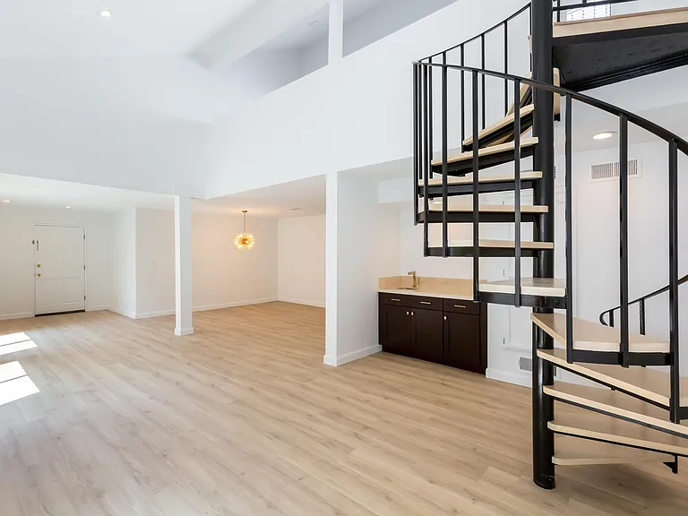 1738 S Bentley Ave #302 — Photo 21