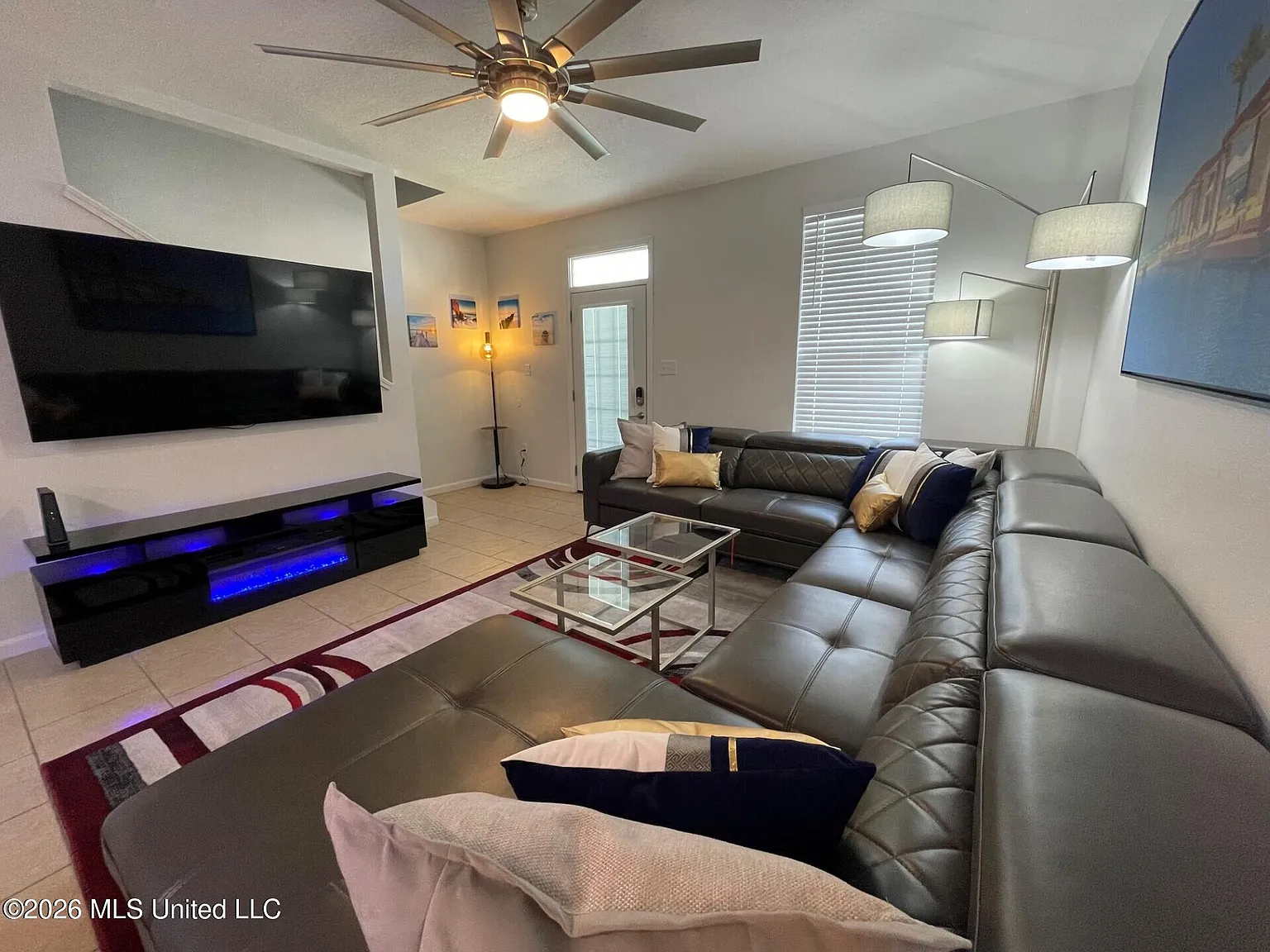 3 bed, 3.0 bath, 1283 sqft, $1,950 — Photo 3