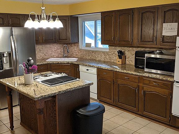 2nd image of 4807 Plum Tree Ln