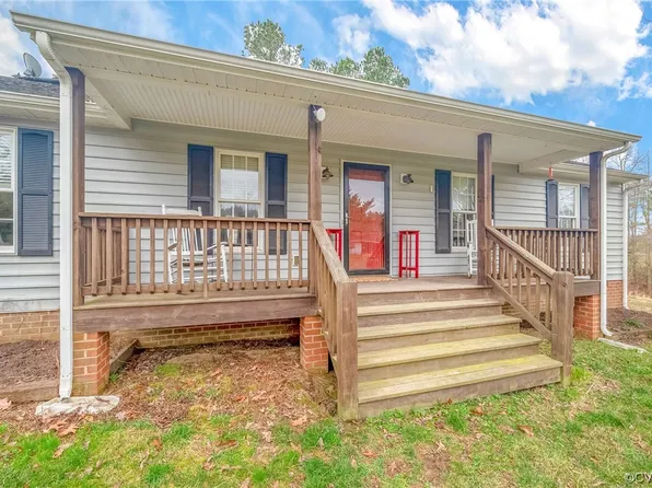 3747 Custis Millpond Rd, West Point, VA 23181