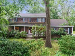 27 Scofield Rd, Pound Ridge, NY 10576