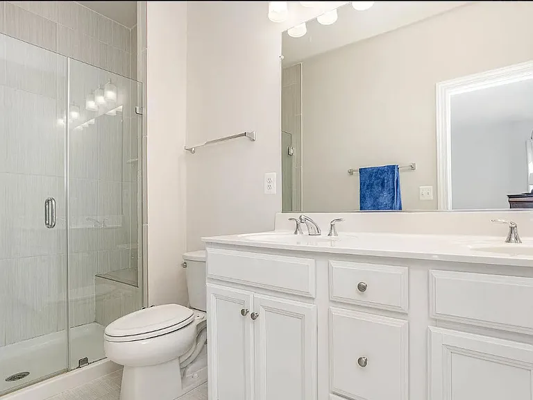 1825 Sag Harbor Ln — Photo 11