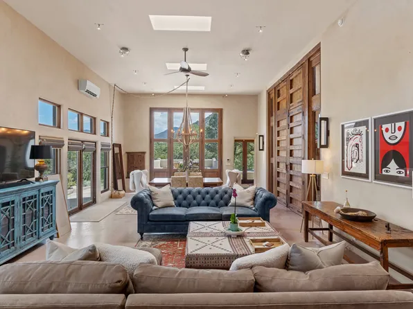 7468A Old Santa Fe Trl, Santa Fe, NM 87505