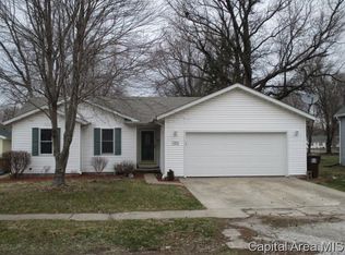 1020 W Jefferson St, Auburn, IL 62615