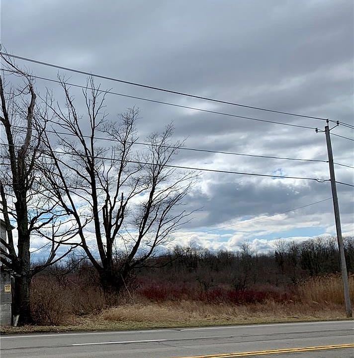 2nd image of 9813 Erie Rd